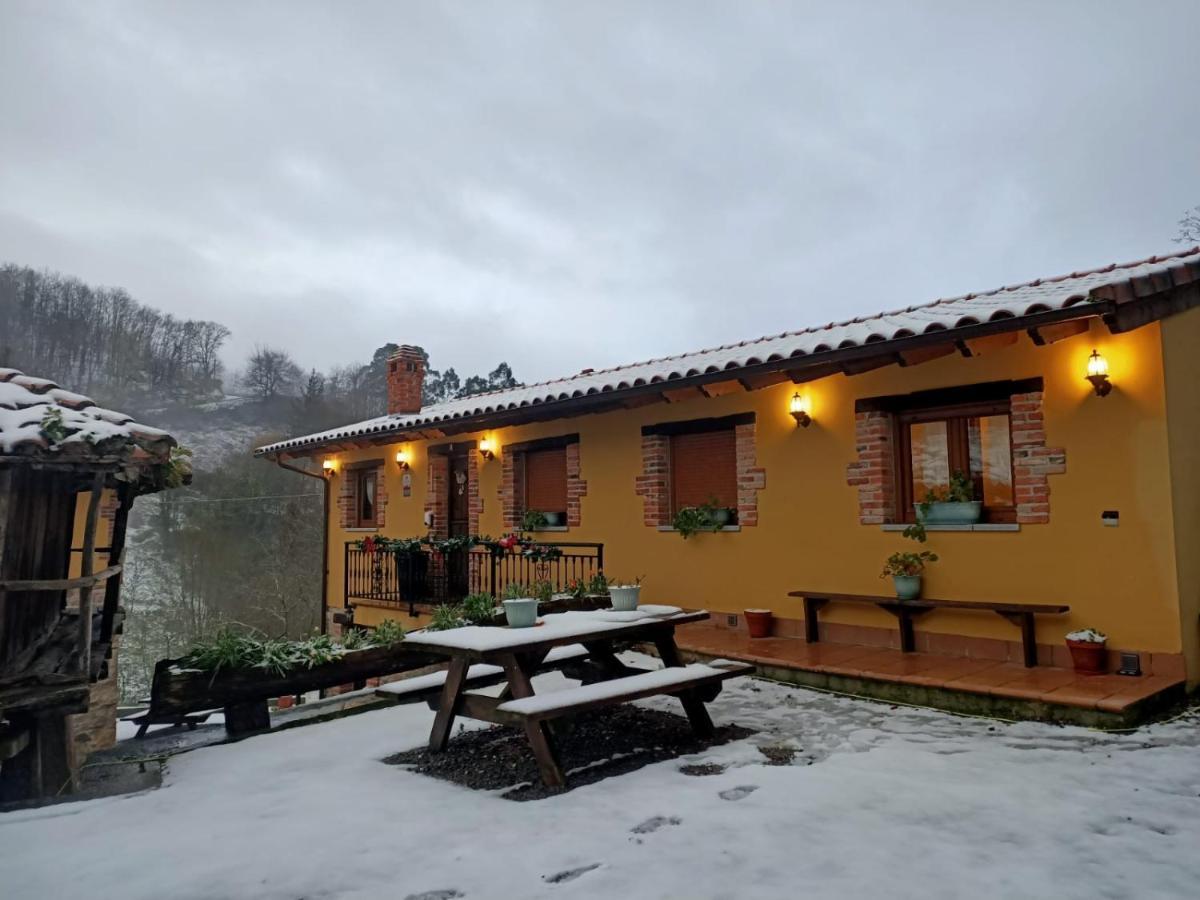 Carroceu Rural Lägenhet Onís Exteriör bild
